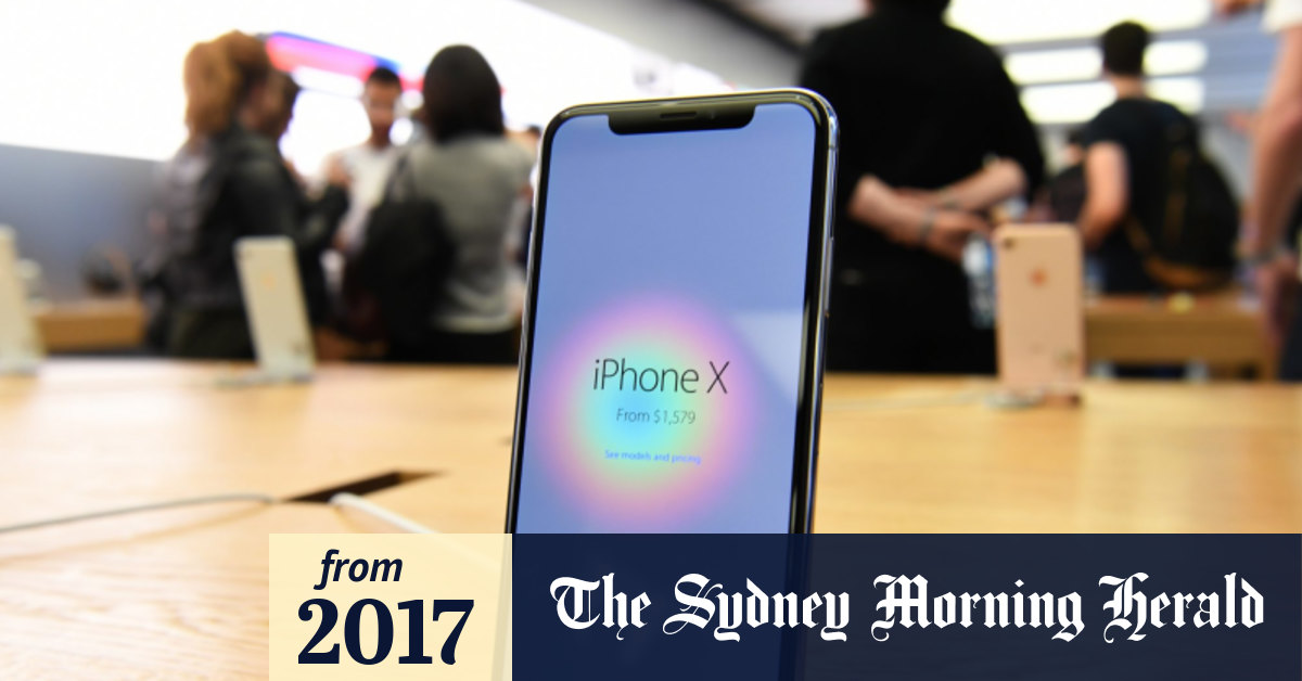 iPhone 8 および 8 Plus 製品 (レッド)。